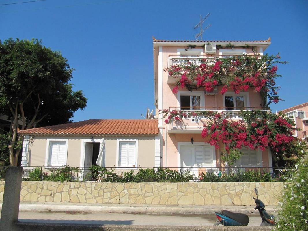 Theodora Studios & Apartments Skala  Exteriör bild
