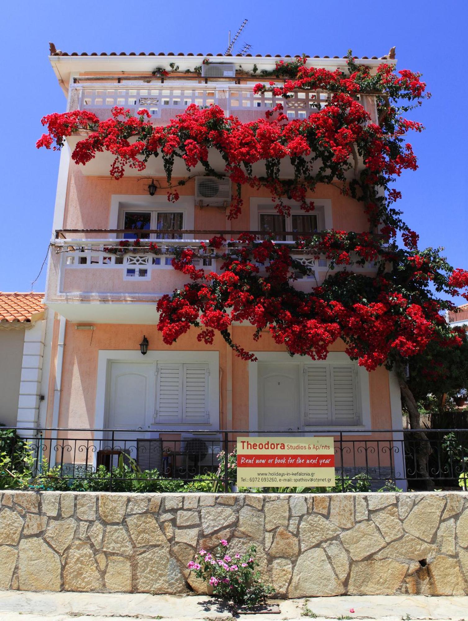 Theodora Studios & Apartments Skala  Exteriör bild